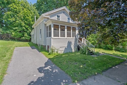 213 E 2nd St, Oswego, NY, 13126-3104 | Card Image