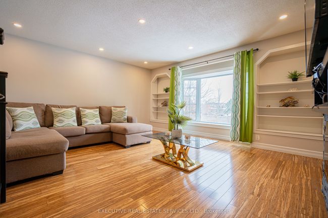 4 Simmons Blvd, House other with 5 bedrooms, 4 bathrooms and 3 parking in Brampton ON | Image 18