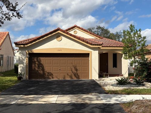 1525 Estancia Cir, Weston, FL, 33327-1755 | Card Image