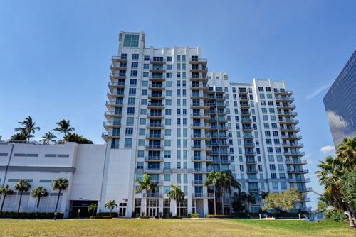 802-300 S Australian Avenue, West Palm Beach, FL, 33401 | Card Image