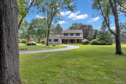 6577 Oak Hill Rd, Ortonville, MI, 48462-9159 | Card Image