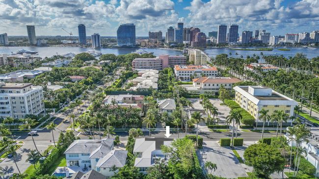 1010 - 311 Cocoanut Row, Condo with 3 bedrooms, 2 bathrooms and null parking in Palm Beach FL | Image 28