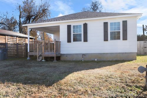 525 W Clay St, Chouteau, OK, 74337-2408 | Card Image