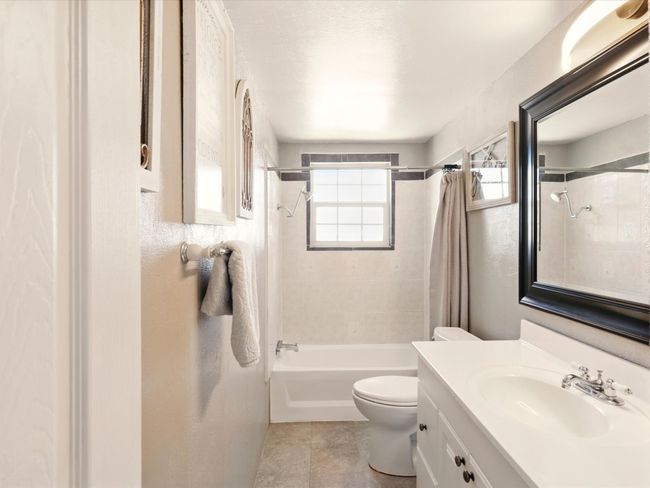 35 Walnut Trail, House other with 4 bedrooms, 3 bathrooms and 2 parking in Velarde NM | Image 20