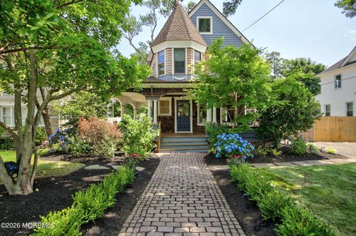 266 River Rd, Red Bank, NJ, 07701-2372 | Card Image