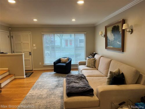 383 W Brown St, Birmingham, MI, 48009-1467 | Card Image