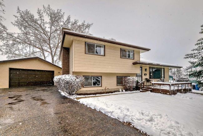 436 Dalmeny Hill Nw, Home with 4 bedrooms, 1 bathrooms and 4 parking in Calgary AB | Image 37