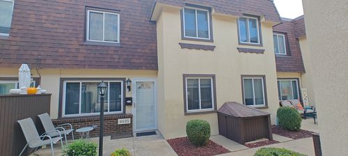 4035 Fitzjames Walk, Oak Lawn, IL, 60453-3305 | Card Image