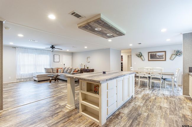 21167 Joe Paul Ln, House other with 4 bedrooms, 2 bathrooms and null parking in Chandler TX | Image 14