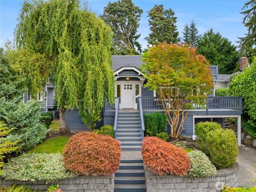 2568 28th Ave W, Seattle, WA, 98199-3318 | Card Image