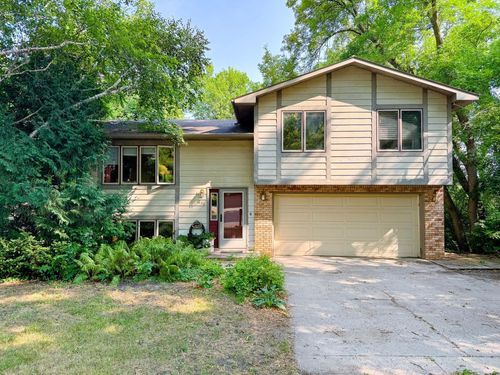 210 W Everett Ave, Fergus Falls, MN, 56537-3441 | Card Image