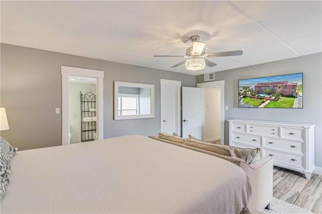 UNIT-210 - 4903 State Highway 361, Condo with 3 bedrooms, 3 bathrooms and null parking in Port Aransas TX | Image 8