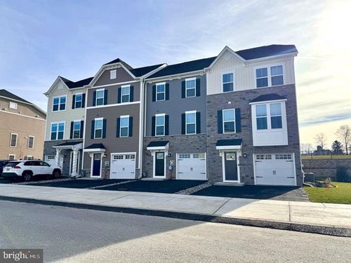 66 Glory Maple Ln, DOWNINGTOWN, PA, 19335-1586 | Card Image