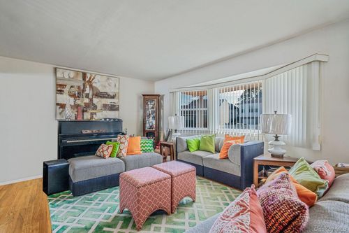 2595 Castle Ct, North Bellmore, NY, 11710-2665 | Card Image