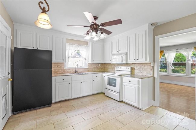 Kitchen | Image 14