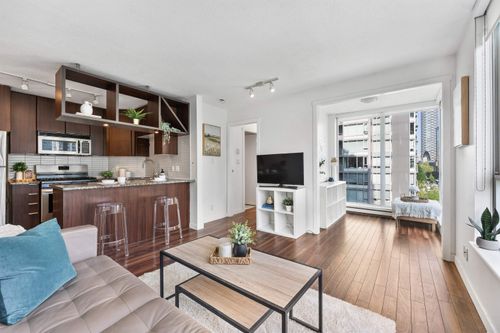1002-1010 Richards Street, Vancouver, BC, V6B1G2 | Card Image