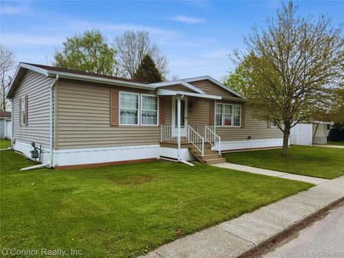 61-3333 Ravenswood Rd, Marysville, MI, 48040-1135 | Card Image