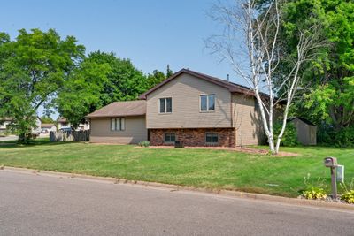 1212 Greenridge Dr, House other with 3 bedrooms, 2 bathrooms and null parking in Onalaska WI | Image 2