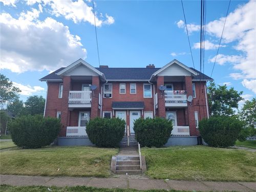 822-816-822 Crawford Ave, Duquesne, PA, 15110-2012 | Card Image