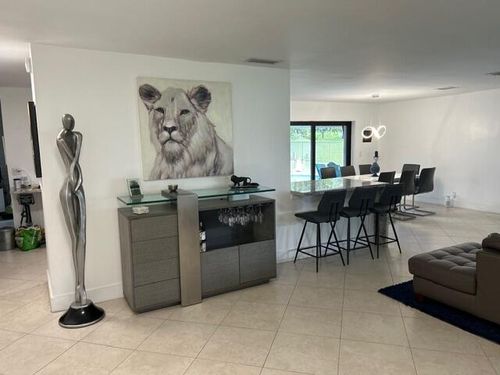 2400 Sw 86th Ave, Davie, FL, 33324-5758 | Card Image