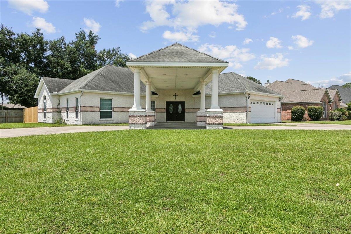 Delaware Dr, Bridge City, TX 77611