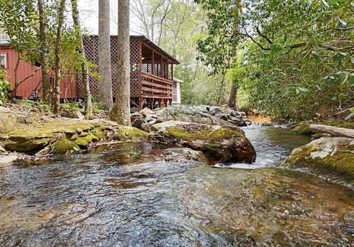 1091 Creekside Dr, Hiawassee, GA, 30546-4680 | Card Image