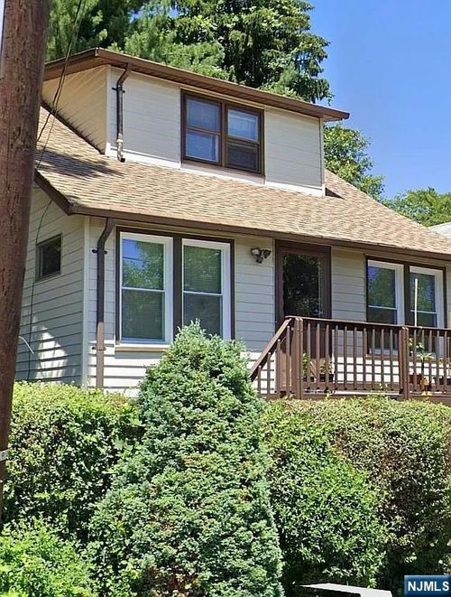 51 Mountainside Ter, Clifton, NJ, 07013-1109 | Card Image