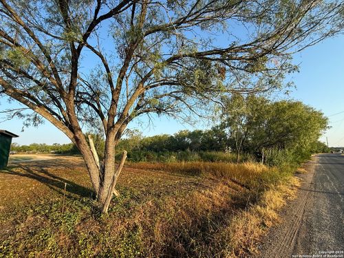 15875 Luckey Rd, Atascosa, TX, 78002-5093 | Card Image