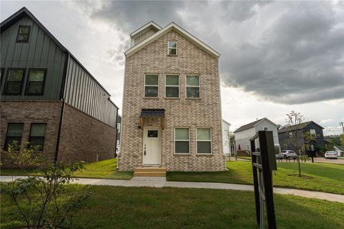 1313 S Van Buren Ave, Fayetteville, AR, 72701-6234 | Card Image