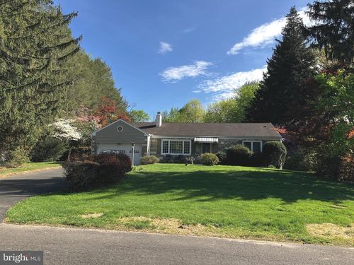 162 Valley Dr, SOUTHAMPTON, PA, 18966-1349 | Card Image