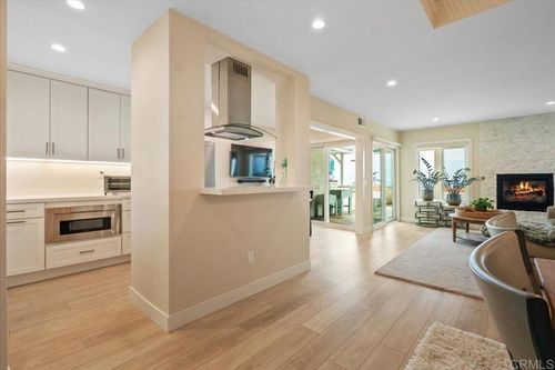 6757 Heath Ct, Carlsbad, CA, 92011-3317 | Card Image
