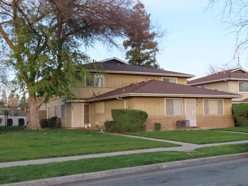 103-4960 N Holt Ave, Fresno, CA, 93705-0166 | Card Image