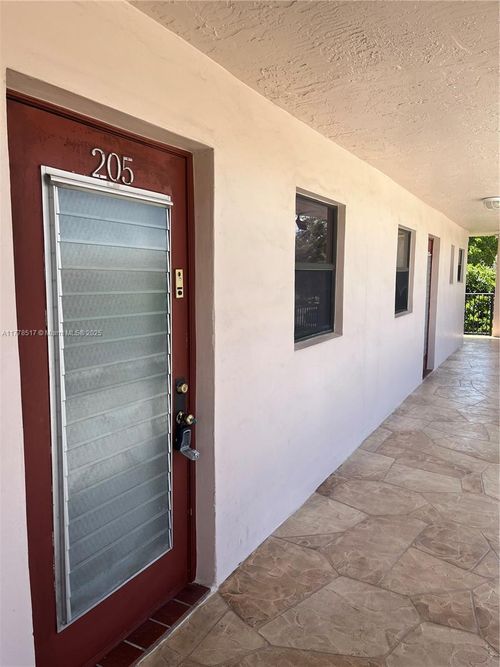 apt-205-10123 Sunrise Lakes Blvd, Sunrise, FL, 33322-5814 | Card Image