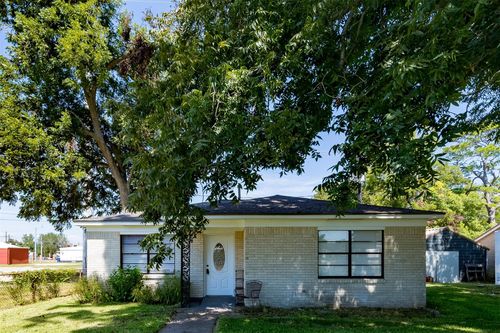 7917 N Martin Luther King Ave, Hitchcock, TX, 77563-3244 | Card Image