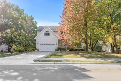 7117 Courtly Road, Woodbury, MN, 55125 | Card Image