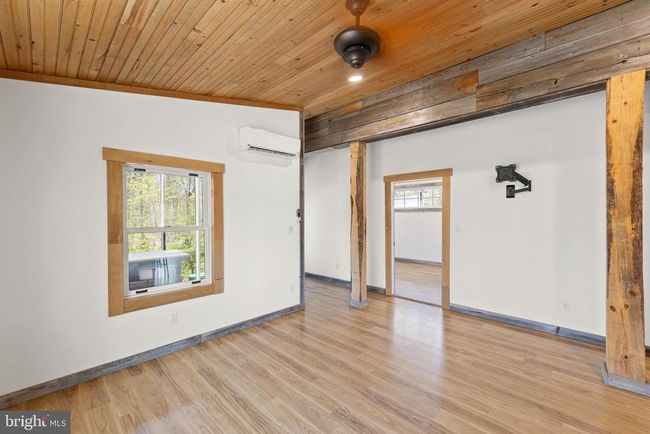 275 Oak Forest Ln, House other with 2 bedrooms, 2 bathrooms and null parking in BERKELEY SPRINGS WV | Image 11