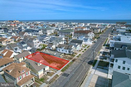 313 E 16th Ave, Wildwood, NJ, 08260-5512 | Card Image