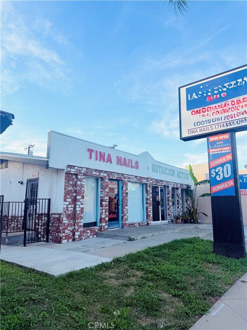 724 S Main St, Santa Ana, CA, 92701-5718 | Card Image