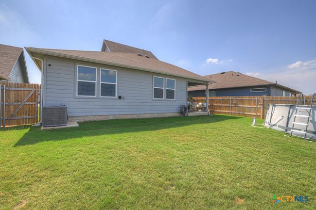 Great backyard for entertaining friends and family | Image 30