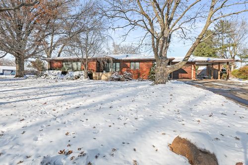 716 Elm St, Pella, IA, 50219-1020 | Card Image