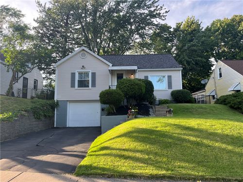 584 Falstaff Rd, Irondequoit, NY, 14609-5553 | Card Image