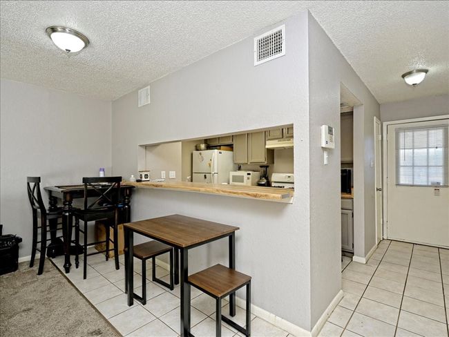 Dining area. | Image 8