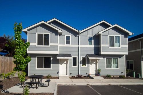 400 Oak St, Phoenix, OR, 97535-0046 | Card Image