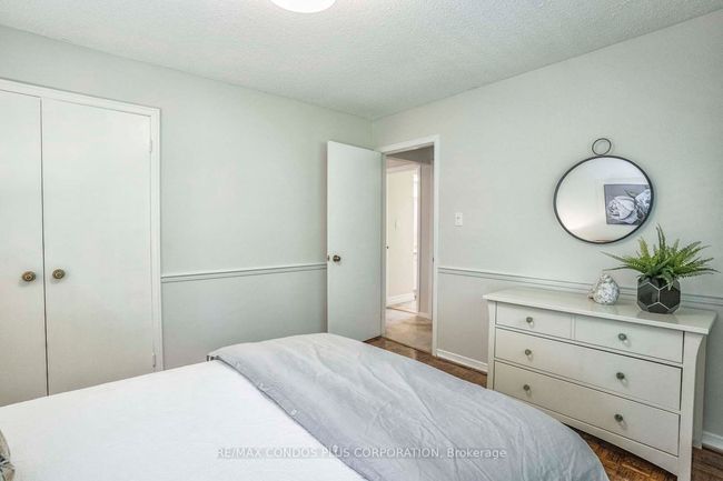 1681 Medallion Crt, House other with 5 bedrooms, 3 bathrooms and 4 parking in Mississauga ON | Image 27
