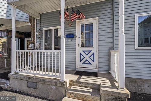 16 E Pine St, MAHANOY CITY, PA, 17948-2735 | Card Image