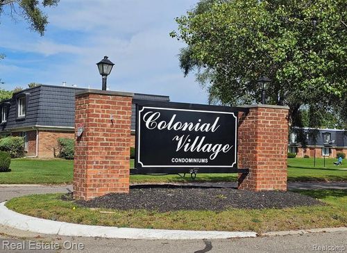 4-1868 Colonial Village Way, Waterford Charter Township, MI, 48328 | Card Image