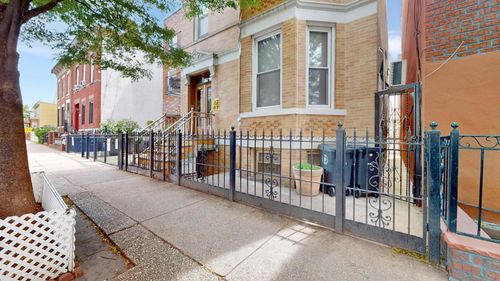 32 38th St, Astoria, NY, 11103-4899 | Card Image
