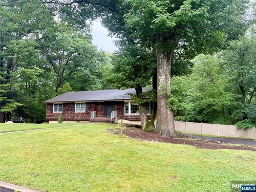 60 Eileen Dr, Mahwah, NJ, 07430-2806 | Card Image