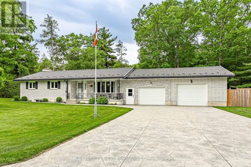10211 Lakeview Ave, Lambton Shores, ON, N0M1T0 | Card Image
