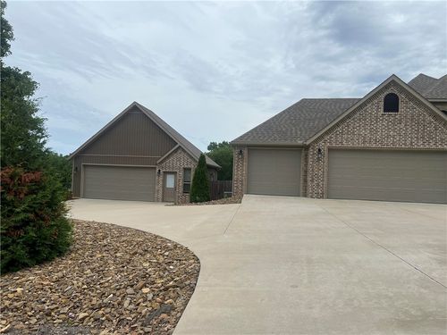 33 Ledbetter Ln, Bella Vista, AR, 72715-5566 | Card Image